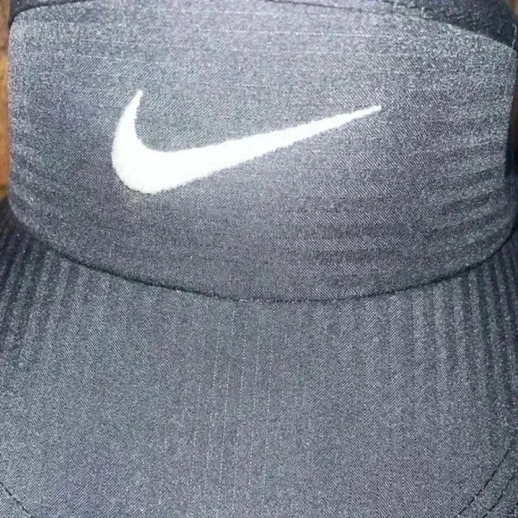 Nike  Black Lightweight Dry Fit Visor Golf Hat - Picture 4 of 8